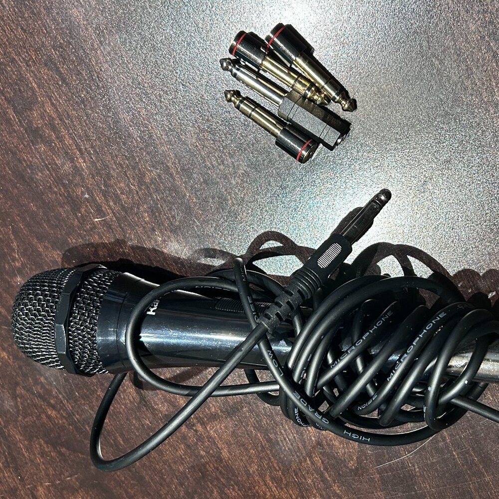 Karaoke USA Dynamic Microphone + Adapter Jacks